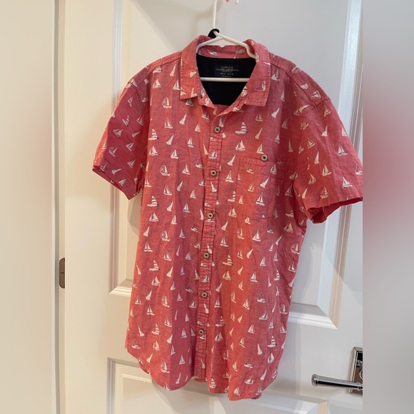 Collar shirt with boat logos - Picture 1 of 3